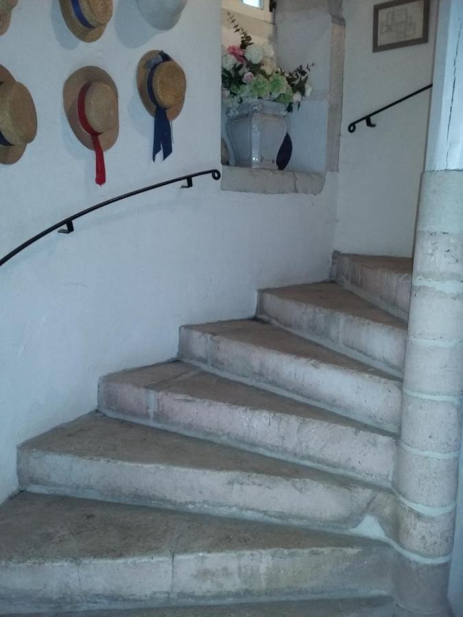 Bed and Breakfast chez Zaza à Stigny Extérieur photo