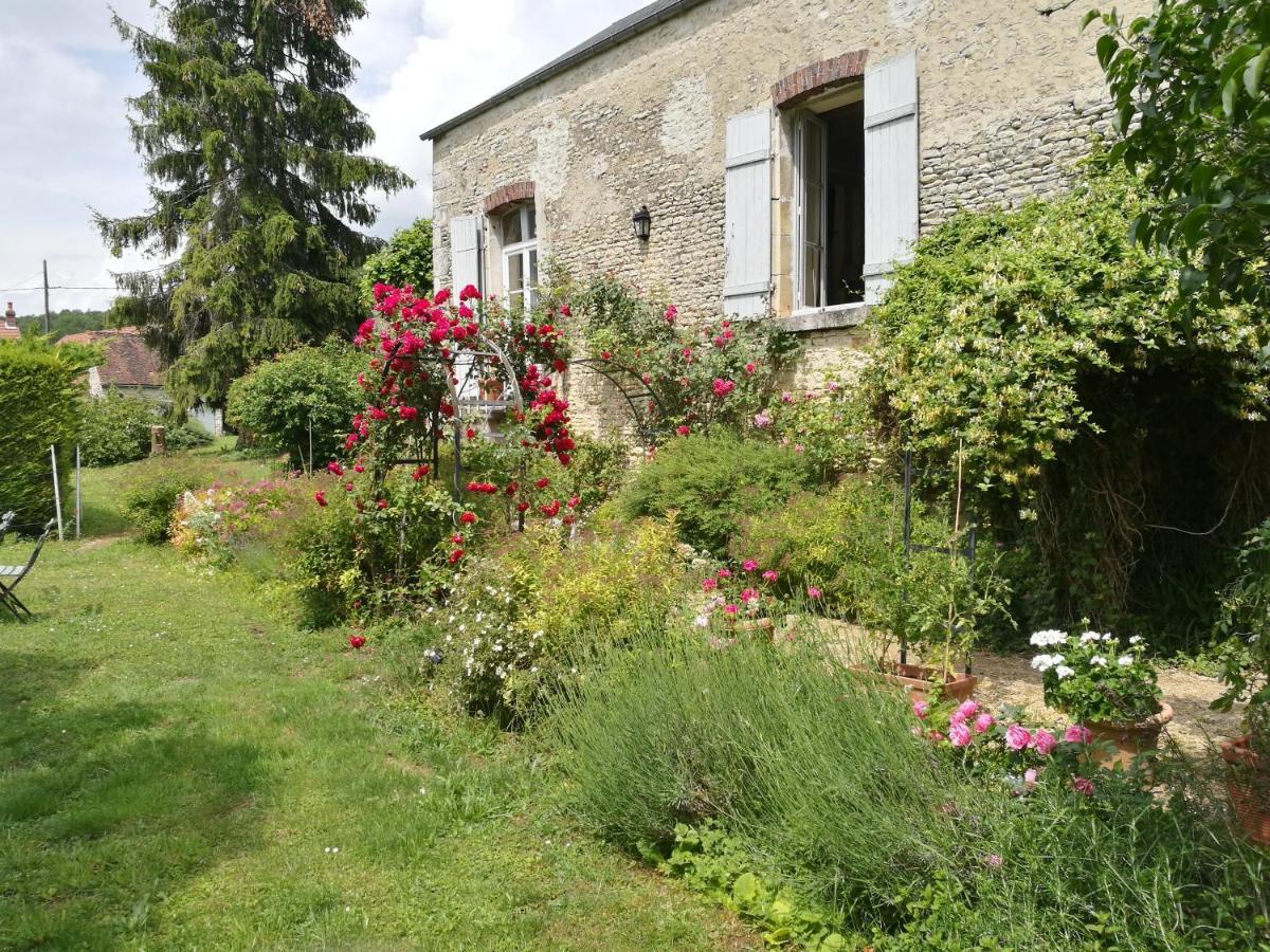 Bed and Breakfast chez Zaza à Stigny Extérieur photo